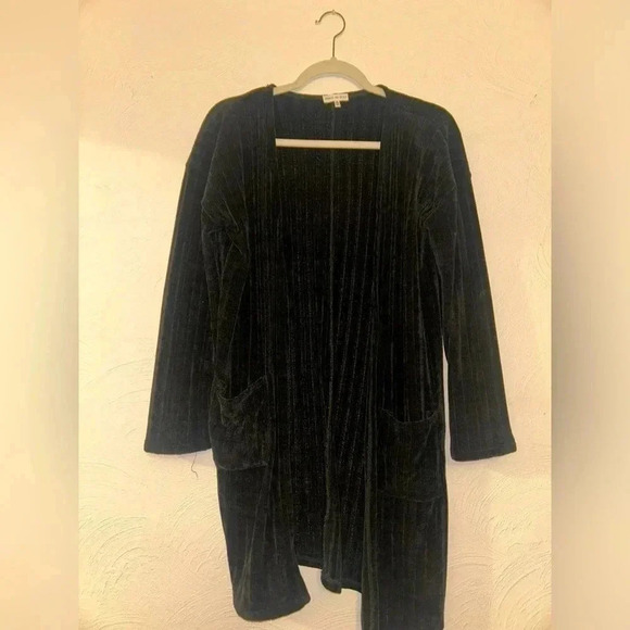 Heart & Hips Sweaters - Black velvet cardigan